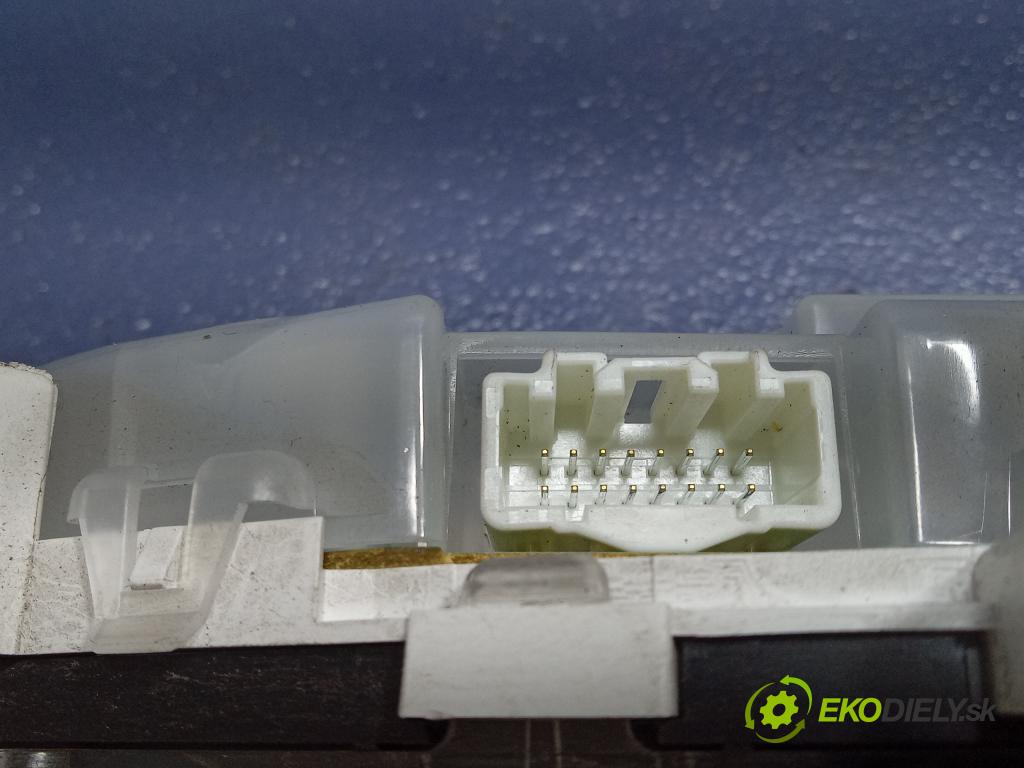 Mazda 5 2007 riadiaca jednotka Motor: 275800-6671