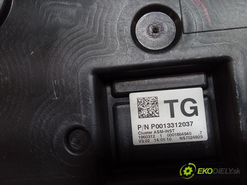 Opel Corsa 2010 skříňka Pojistky 13320627