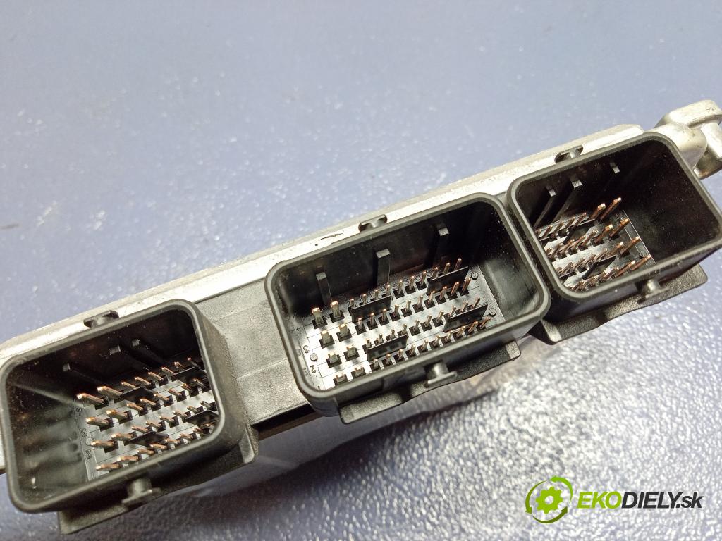 Citroen C5 2004 riadiaca jednotka Motor: 0281011524