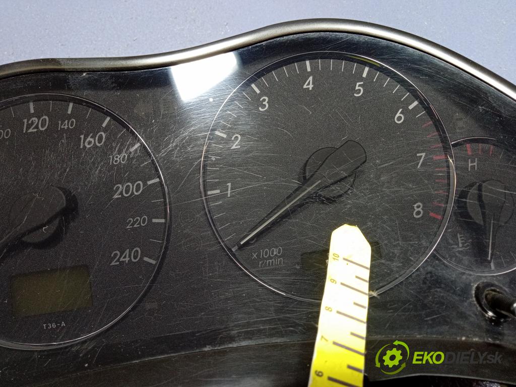 Toyota Avensis 2004 prístrojovka/ budíky 83800-05531