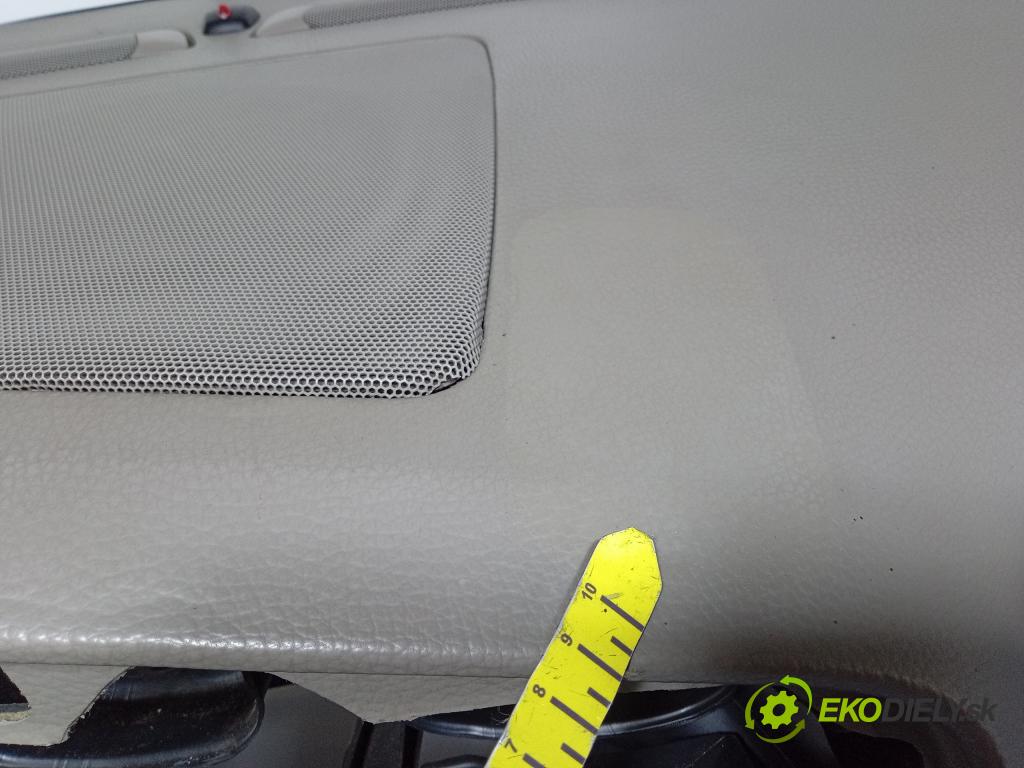 Volvo S60 2004 kokpit,pristrojová doska 01