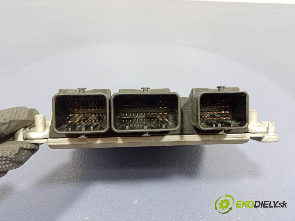 Citroen C5 2001 riadiaca jednotka Motor: 0281010774