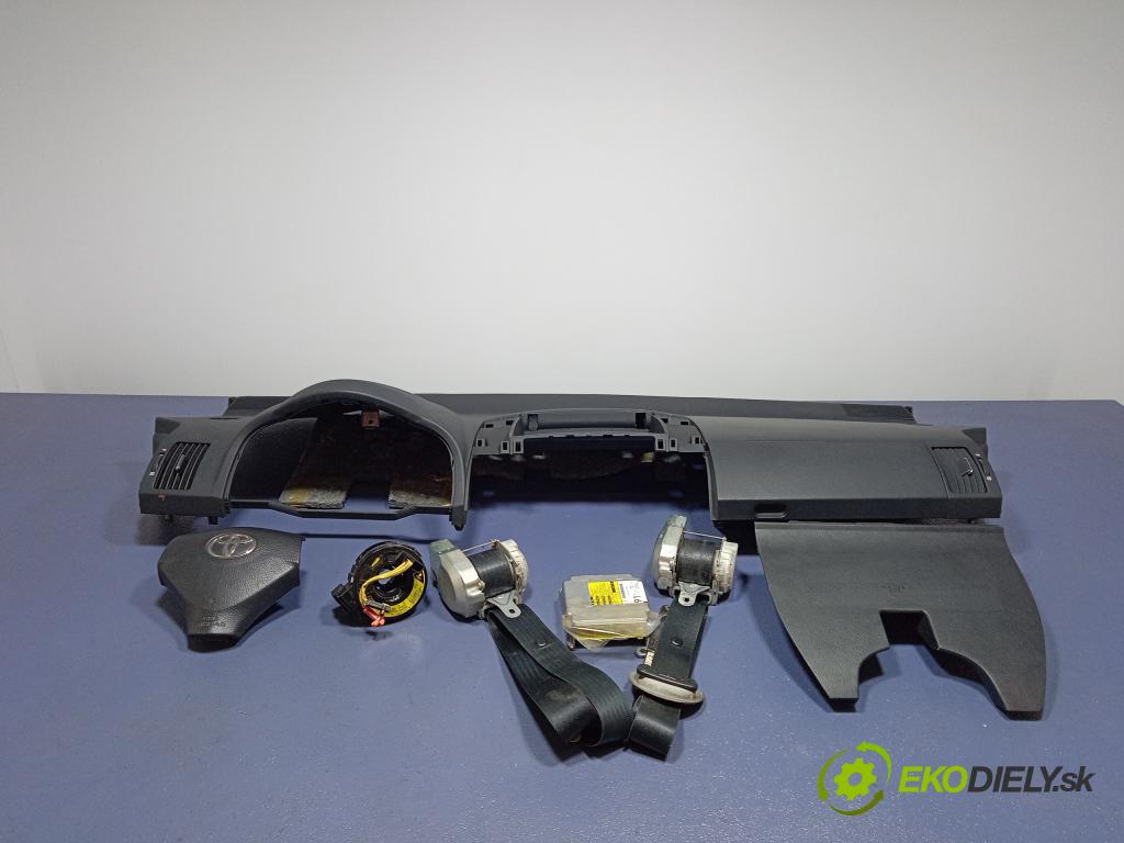 Toyota Corolla verso 2006 kokpit,pristrojová doska 89170-0F032
