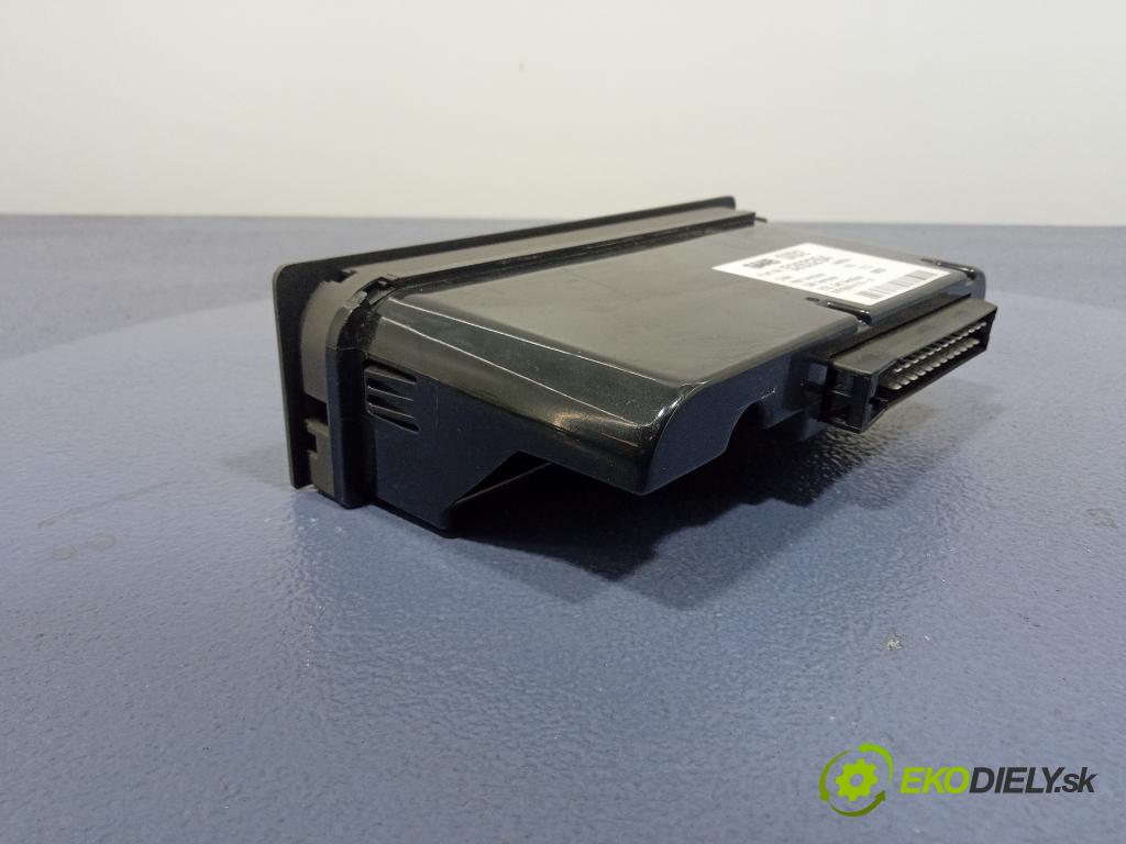 Saab 9-5 1999 Zesilovač: Rádio: Navigacia: 5263264