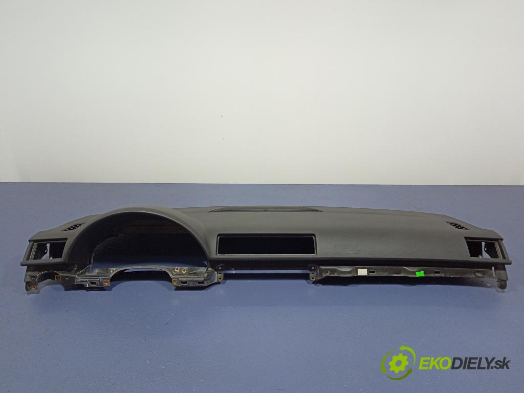 Audi A4 2005 kokpit,pristrojová doska 8E1857003F