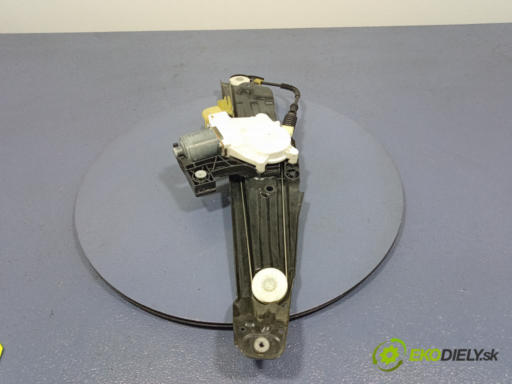 Bmw Seria 7 2009 mechanismus stahování Sklenka: Zad: v pravo: 7182616