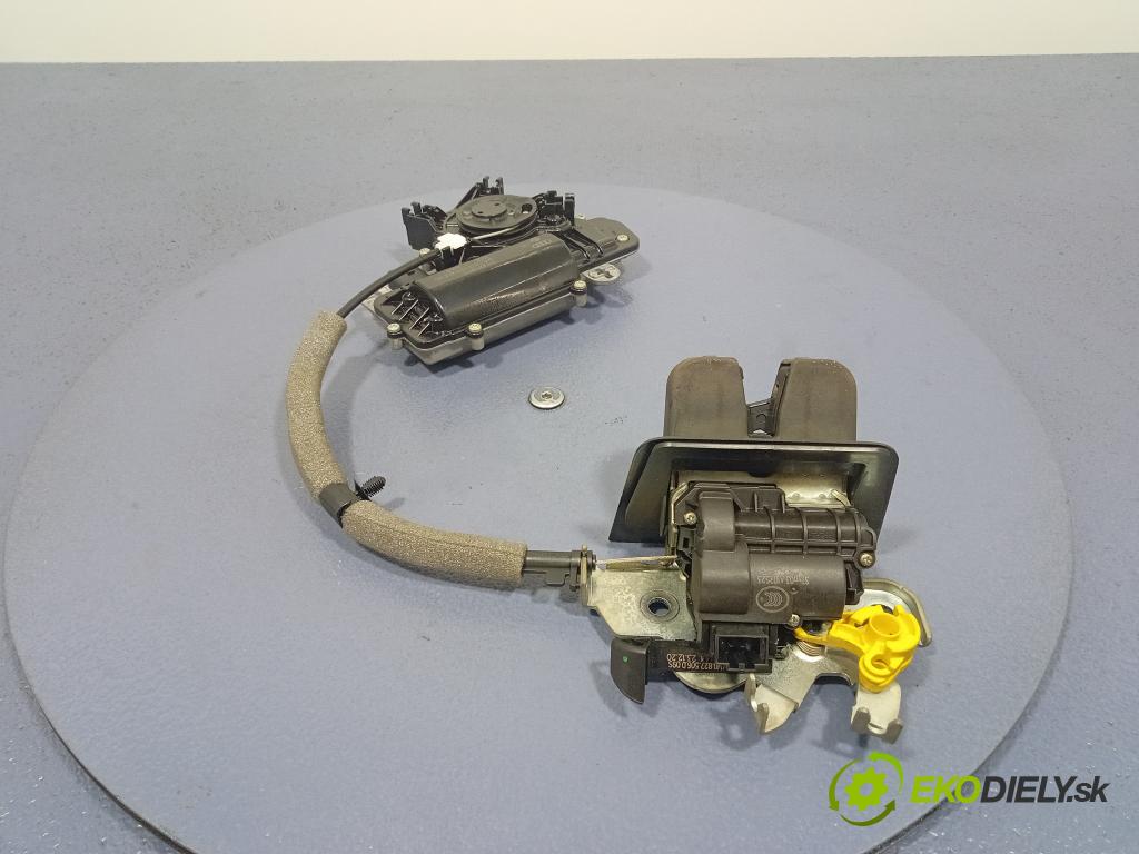 Audi RS Q8 2021 zámok Klapky: kufra: 3V05827887C