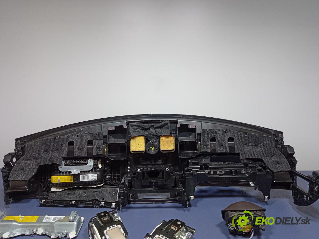 Mercedes Cls 2014 kokpit,pristrojová doska A2128600902