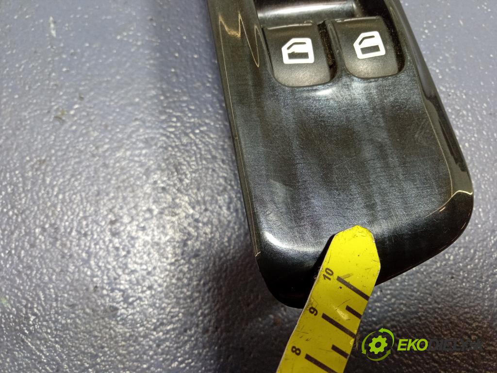 Mitsubishi Lancer 2004 prepínač Okná: MR587878