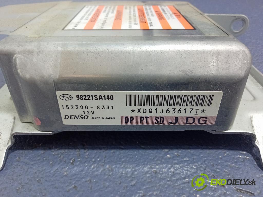 Subaru Forester 2007 kokpit,pristrojová doska 98221SA140
