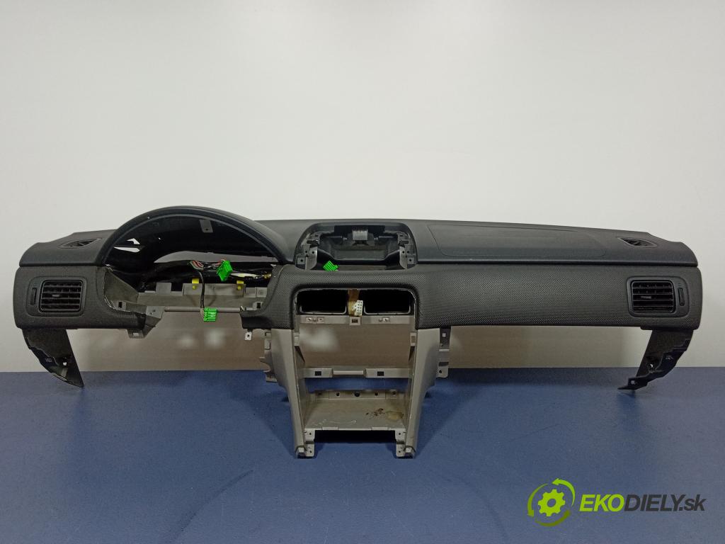 Subaru Forester 2007 kokpit,pristrojová doska 98221SA140
