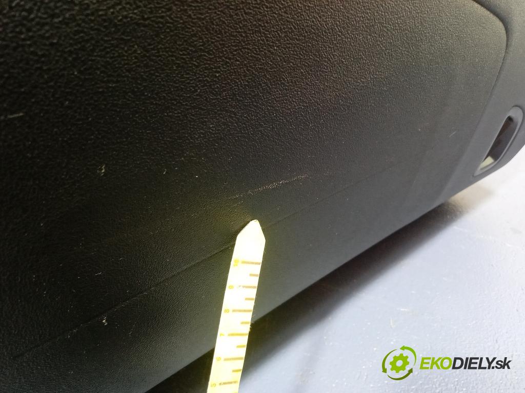Subaru Forester 2007 kokpit,pristrojová doska 98221SA140