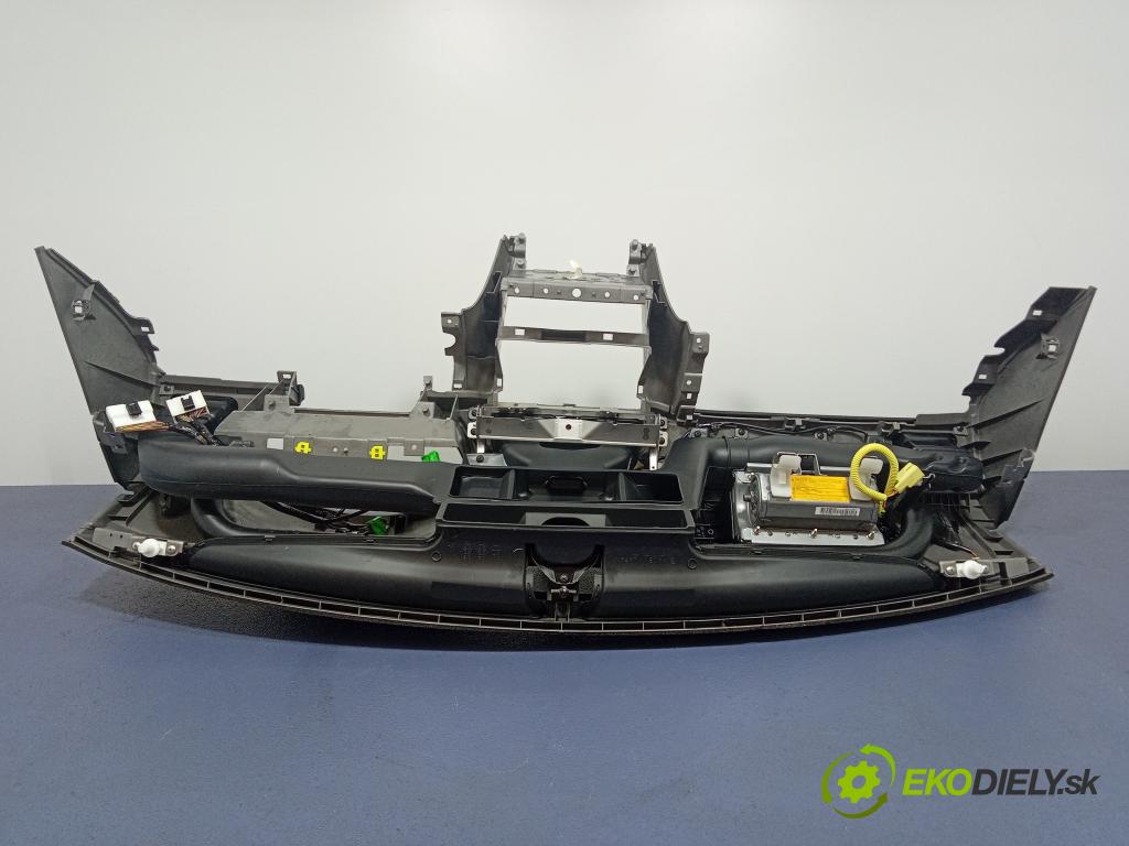 Subaru Forester 2007 kokpit,pristrojová doska 98221SA140