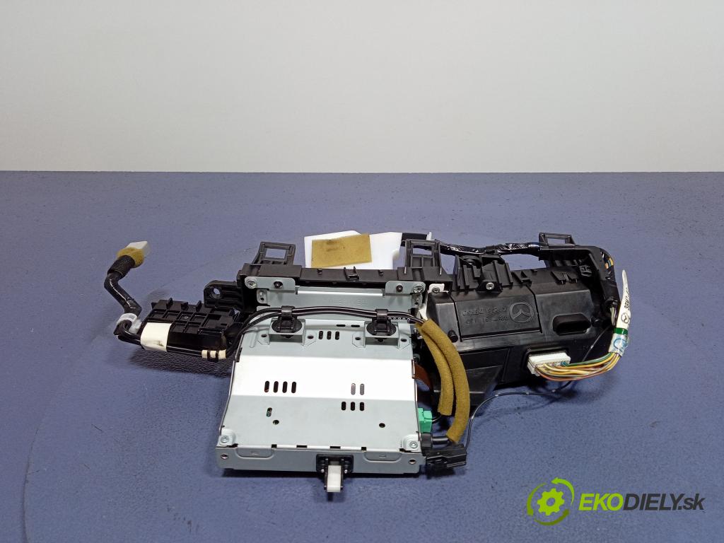 Mazda 3 2010 Zobrazit: Rádio: / GPS 468200-8985