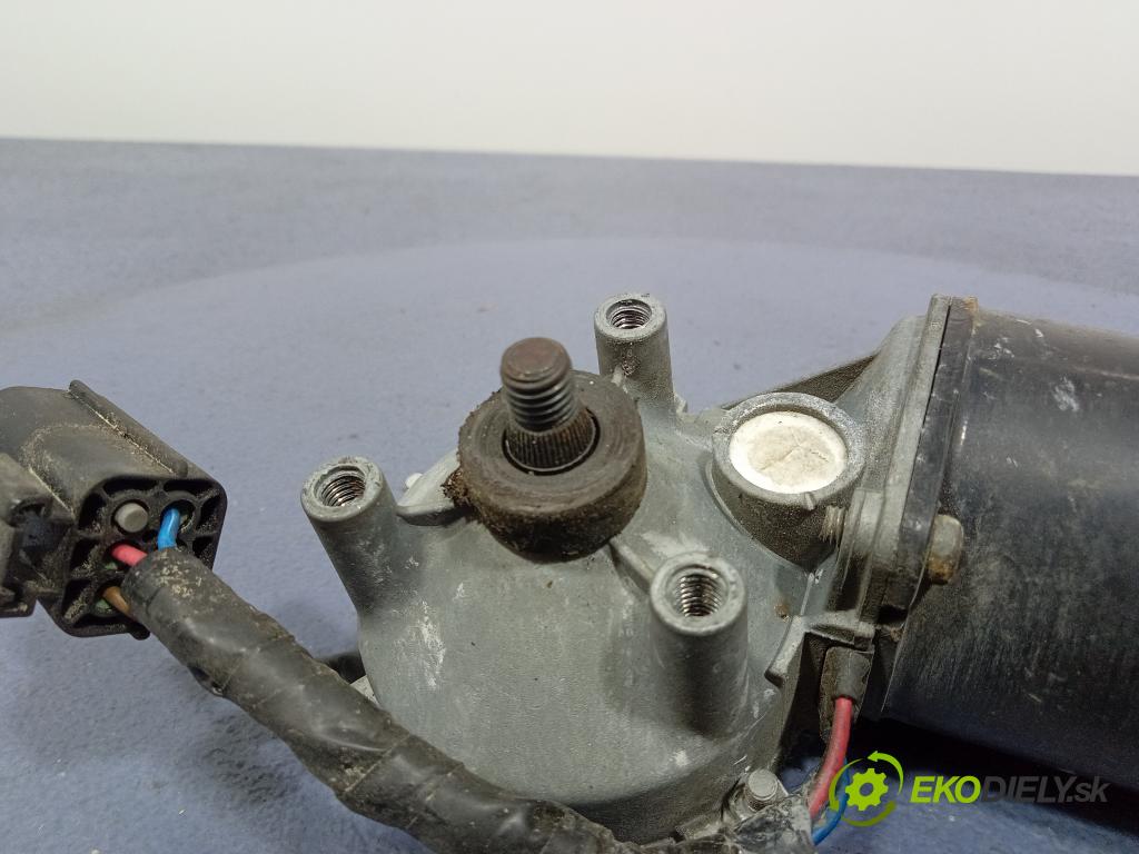 Land Rover Freelander 2001 mechanismus motorek Stěrače: před 01