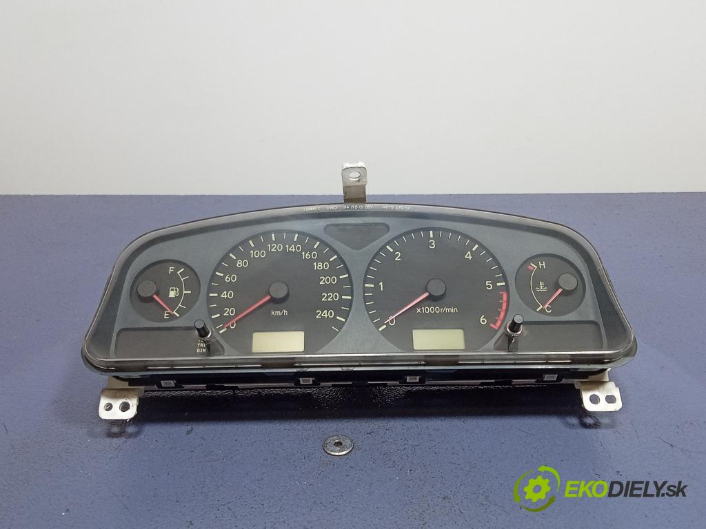Toyota Avensis 1998 prístrojovka/ budíky 83800-85810