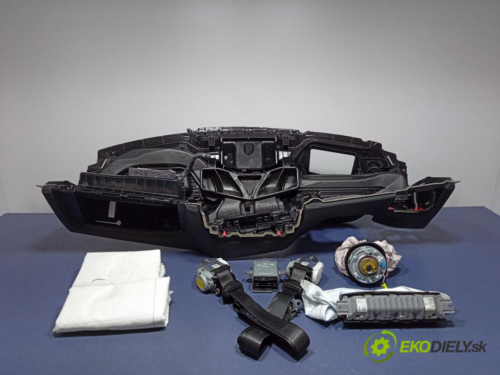 Bmw Seria 5 2017 kokpit,pristrojová doska 68413647