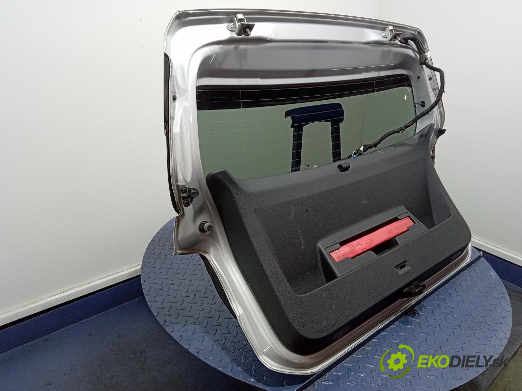 Vw T-cross 2019 zadna dveře kufra: kufra: 01