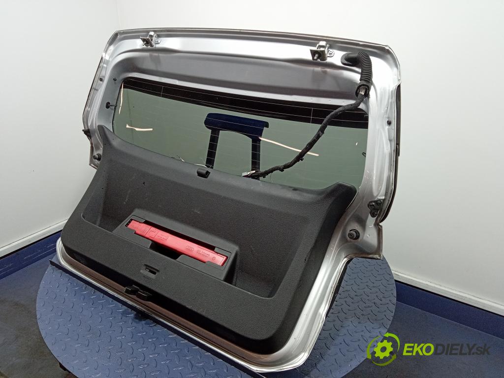 Vw T-cross 2019 zadna dveře kufra: kufra: 01