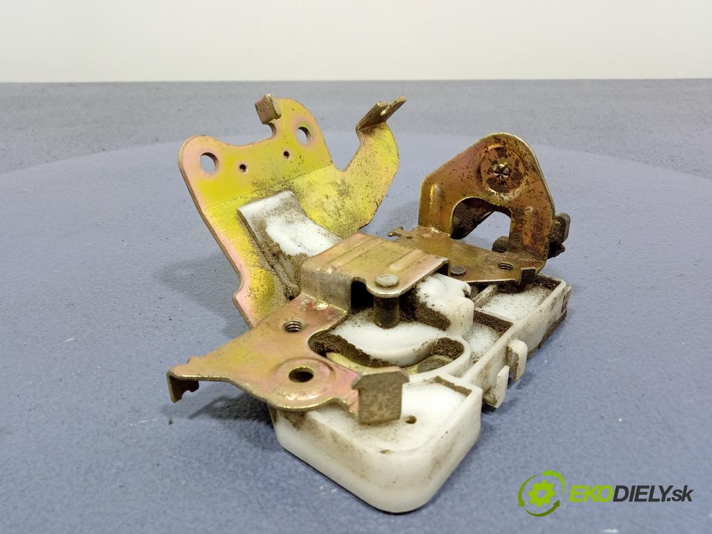 Mazda Mpv 2004 zámek dveře Zad: v pravo: 01