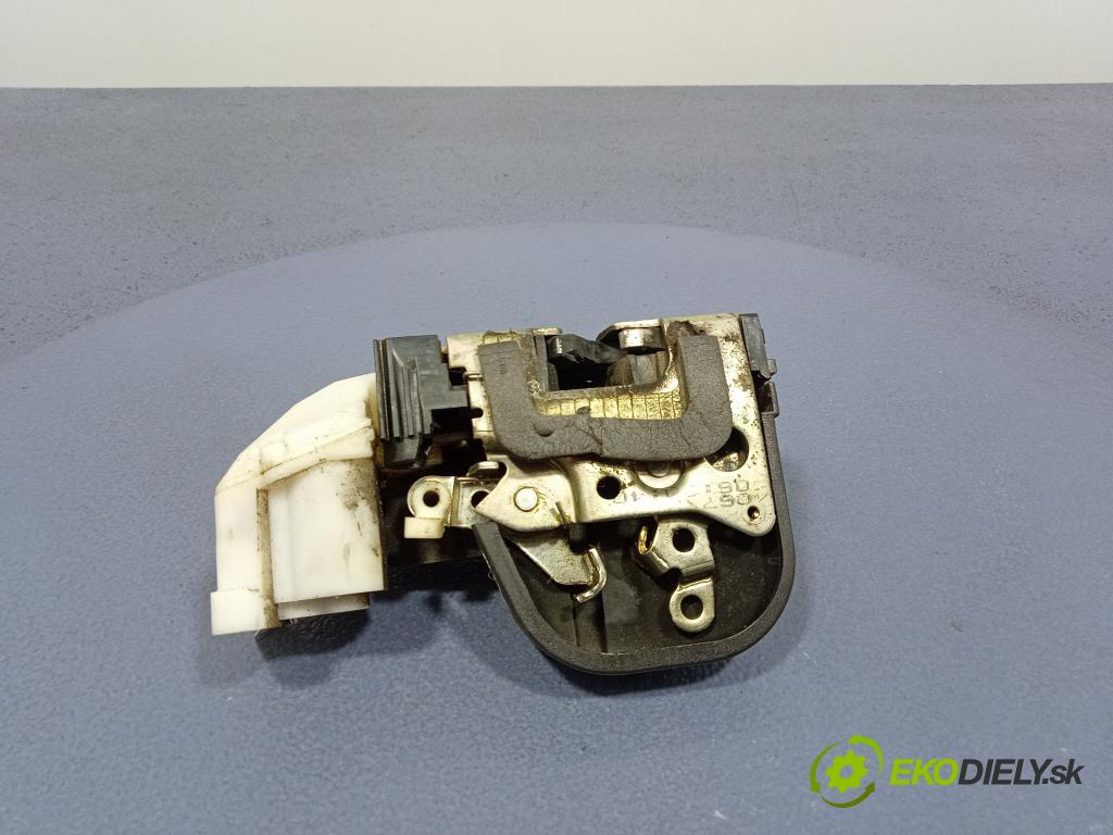Alfa romeo 147 2002 zámek dveře před Levý: 01
