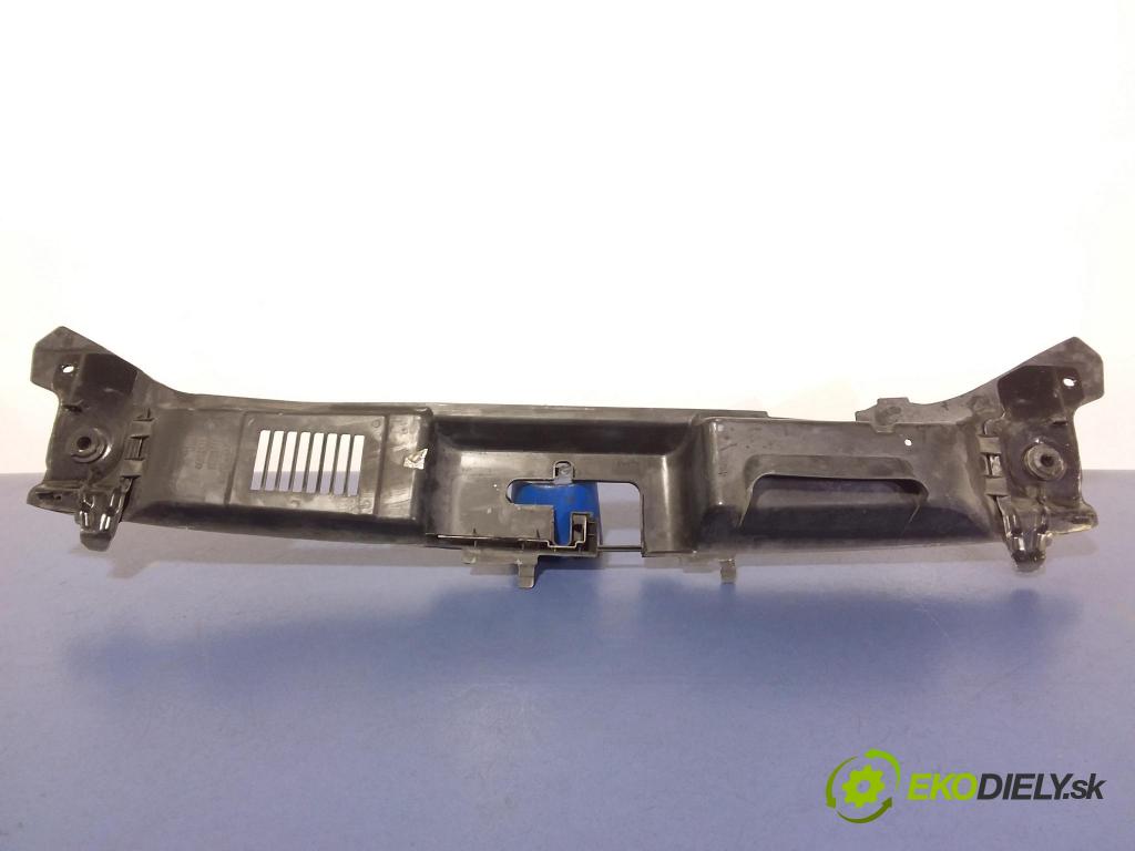 Volvo V50 2007 výztuha Čelní / stěna Přední 30716338