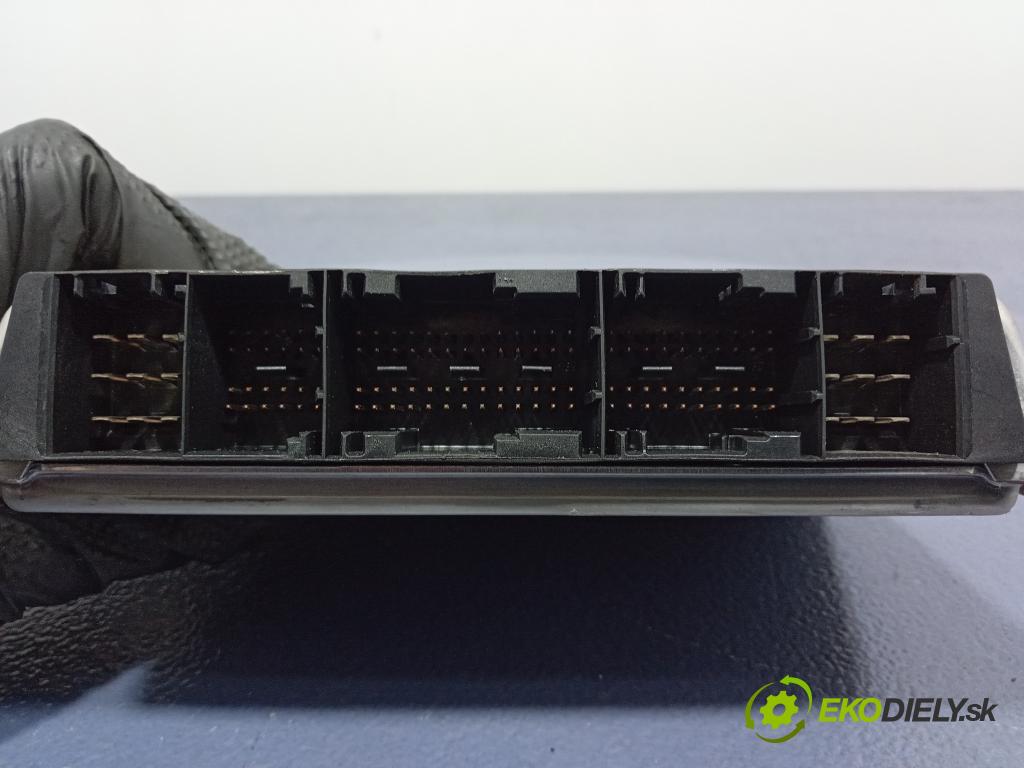 Vw Passat 1999 riadiaca jednotka Motor: 3B0907401