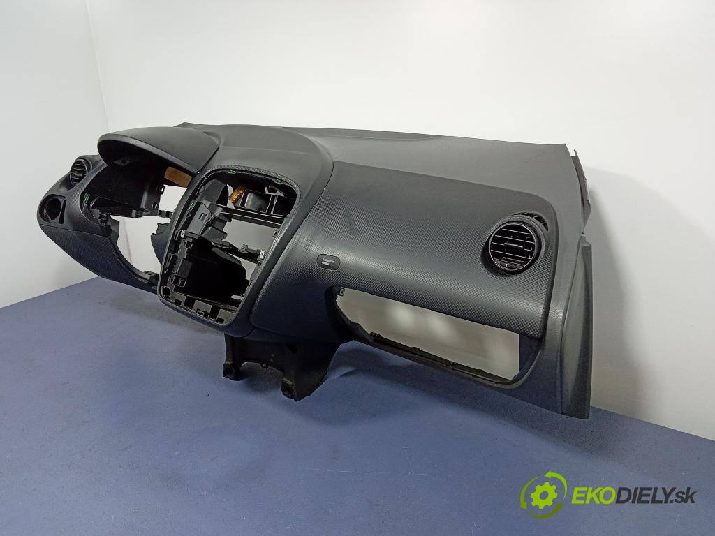 Seat Altea 2006 kokpit,pristrojová doska 5P1857003E