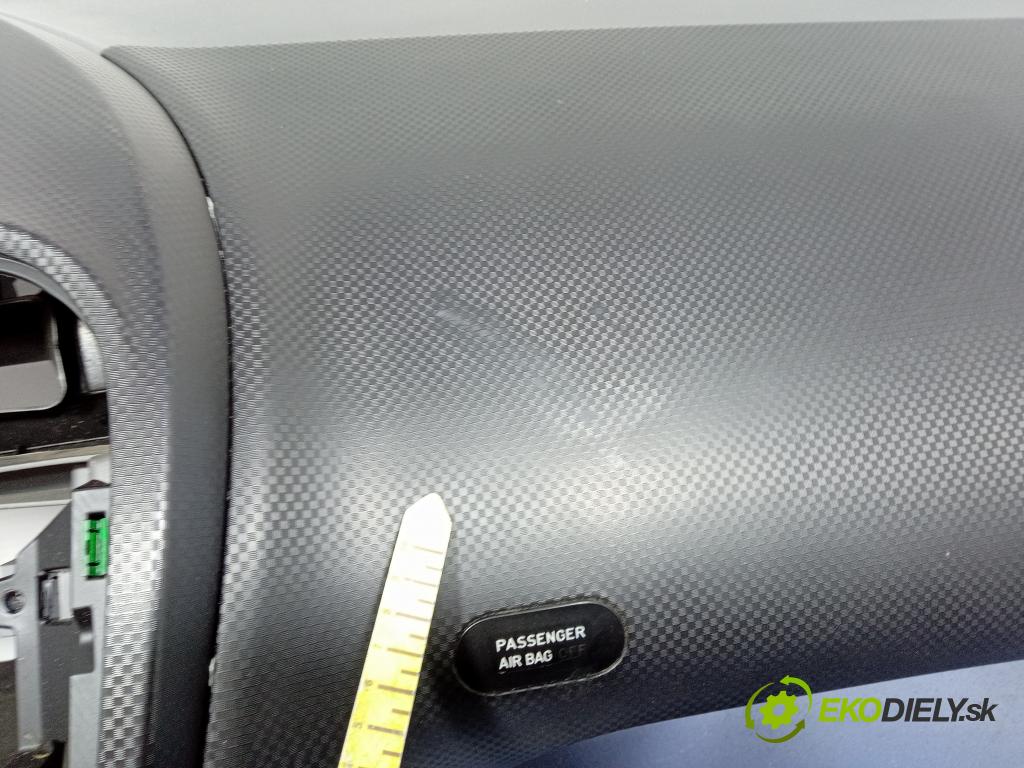 Seat Altea 2006 kokpit,pristrojová doska 5P1857003E