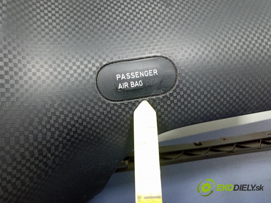Seat Altea 2006 kokpit,pristrojová doska 5P1857003E