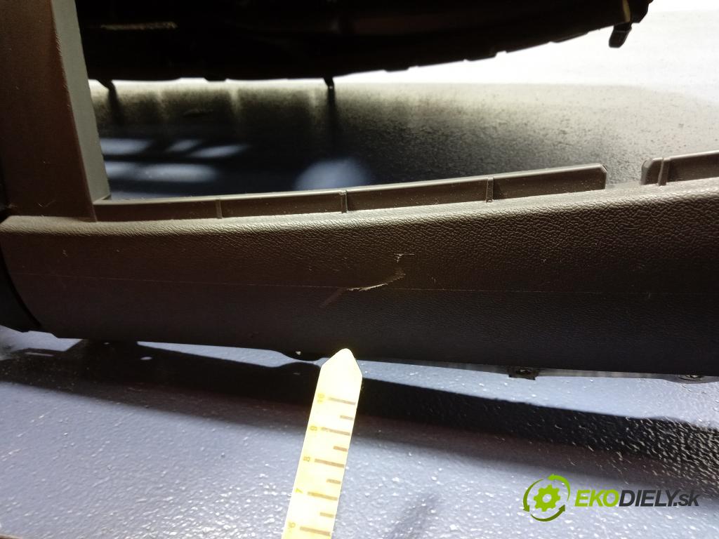 Seat Altea 2006 kokpit,pristrojová doska 5P1857003E