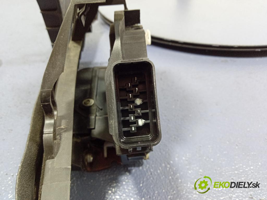 Volvo S40/V40 2010 zámek dveře před v pravo: 30799302