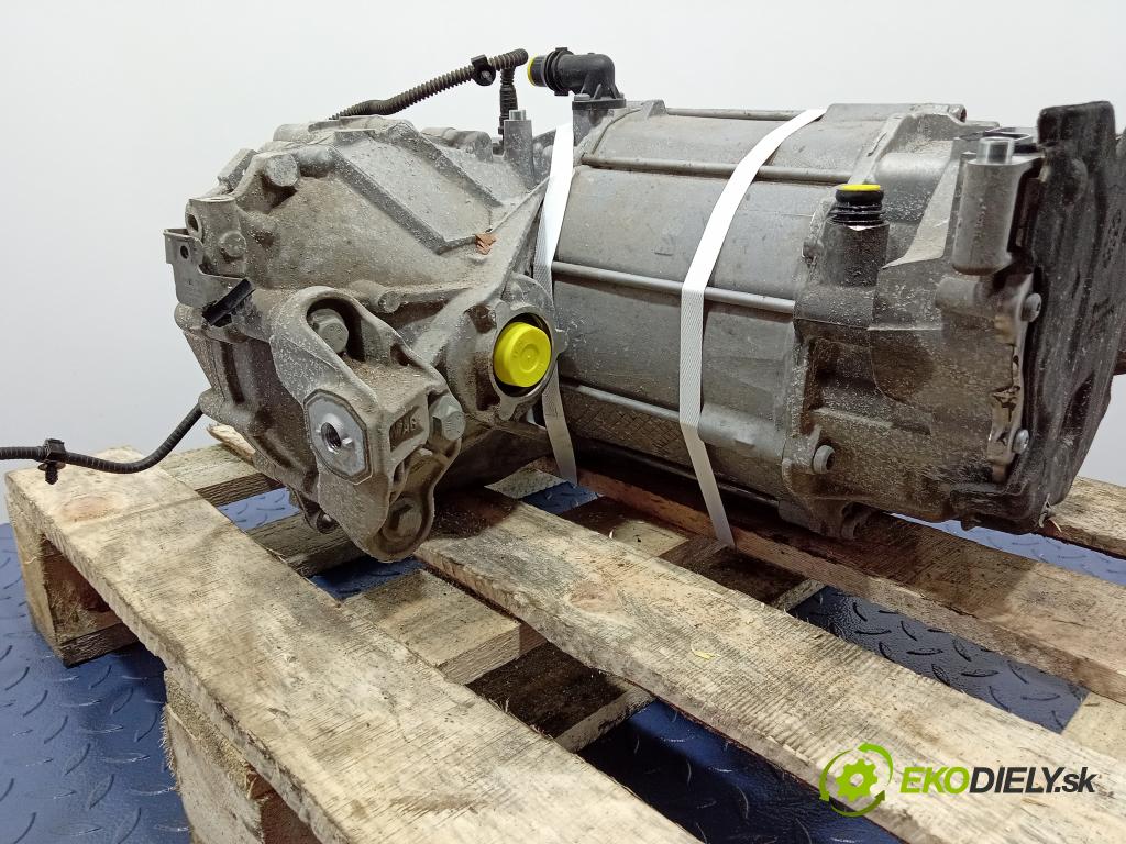 Audi Q4 2022 elektromotor Elektrický: EBJA