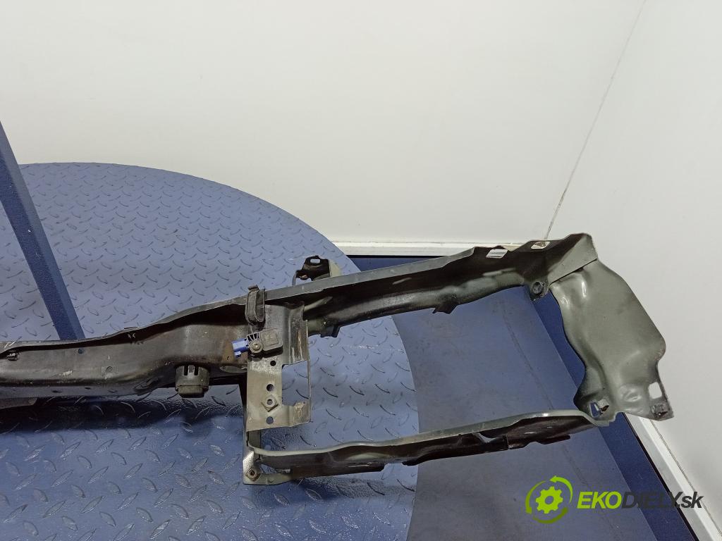 Volvo S40/V40 2010 výztuha Čelní / stěna Přední 01