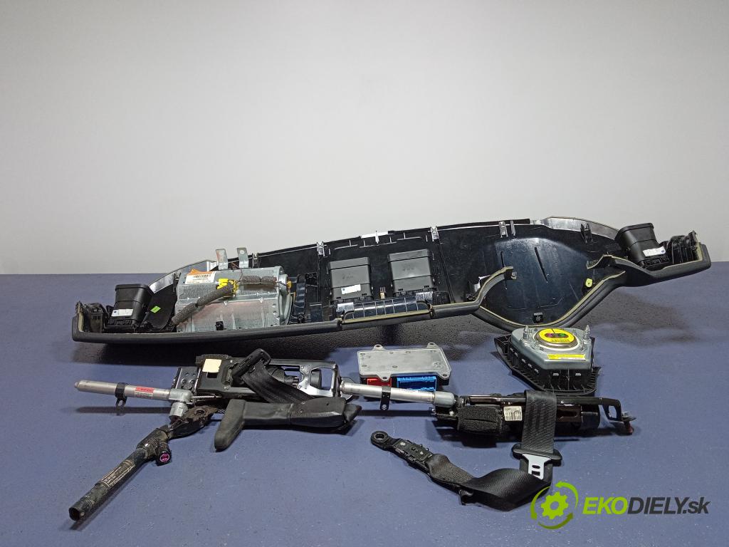 Volvo S40/V40 2010 kokpit,pristrojová doska 31295109