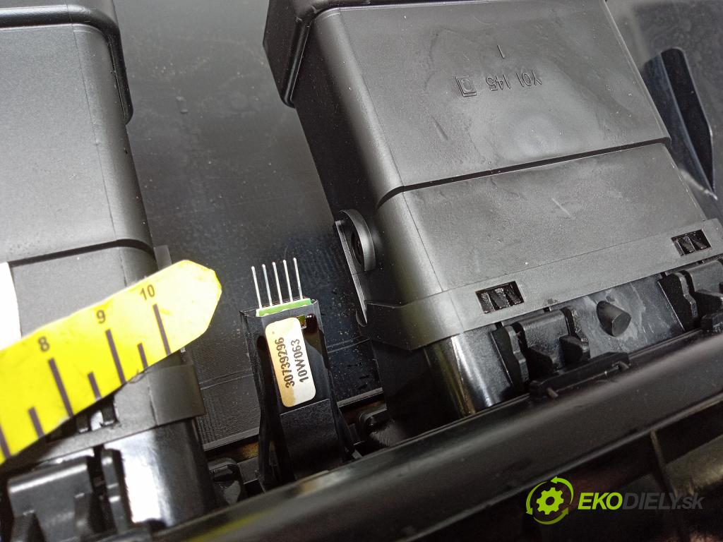 Volvo S40/V40 2010 kokpit,pristrojová doska 31295109