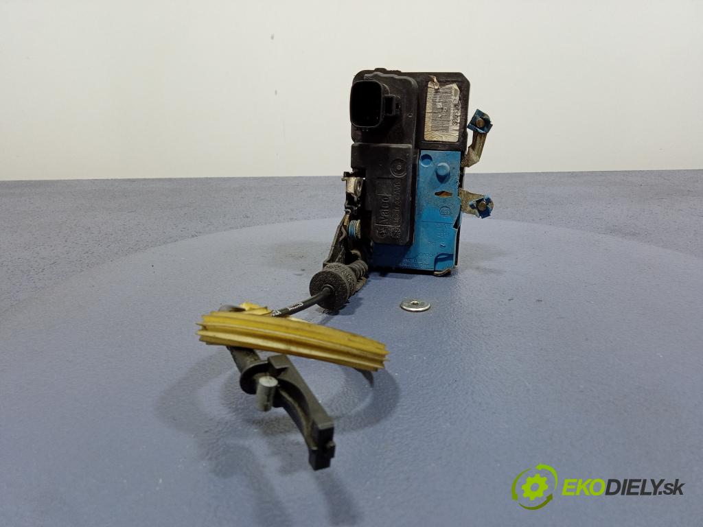 Volvo S60 0 zámek dveře před Levý: 30663040