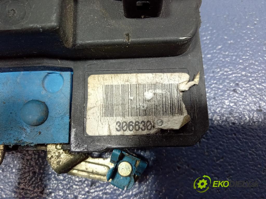 Volvo S60 0 zámek dveře před Levý: 30663040