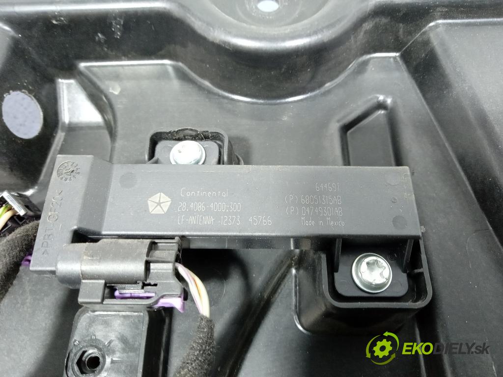Chrysler Pacifica 2017 mechanismus stahování Sklenka: Zad: v pravo: 3040965