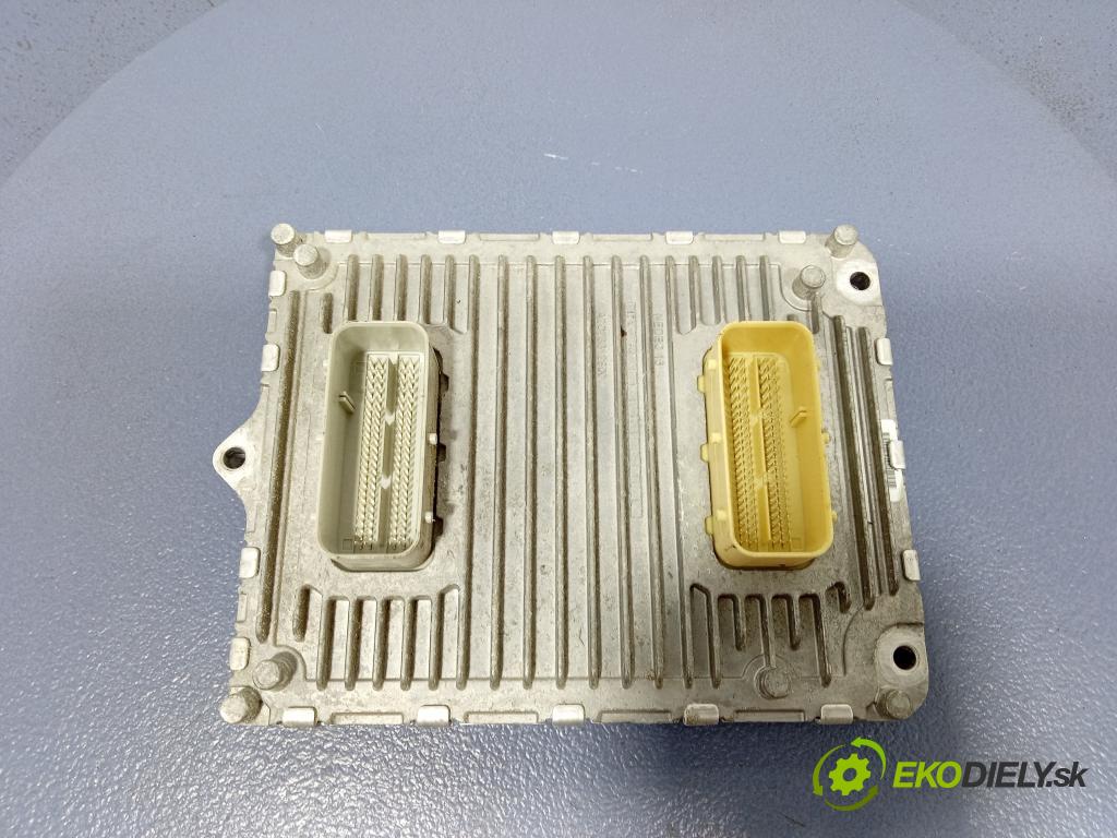 Chrysler Pacifica 2017 riadiaca jednotka Motor: P05150888AD