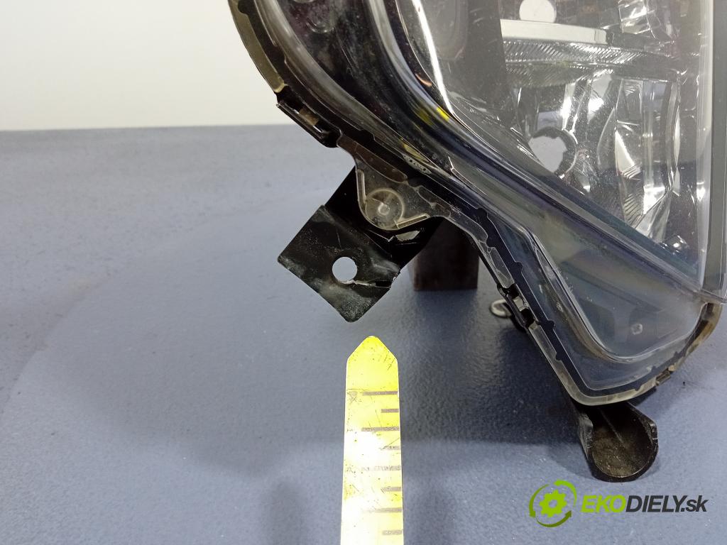 Mitsubishi L200 0 Halogen Vľavo: 8315A059