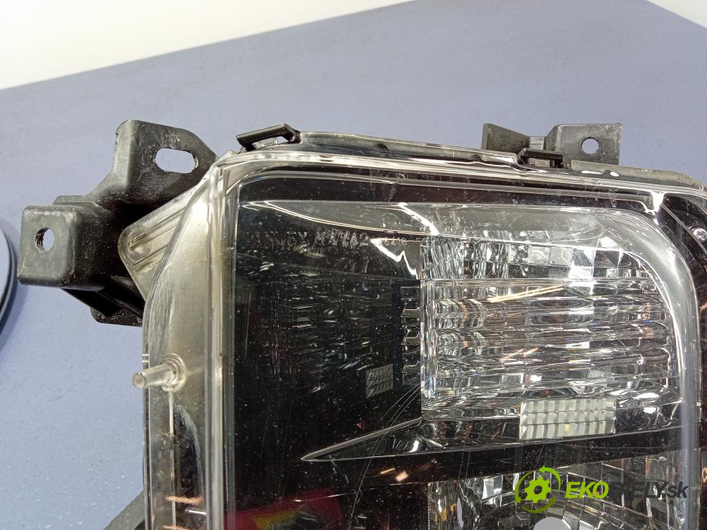 Mitsubishi L200 0 Halogen Vľavo: 8315A059