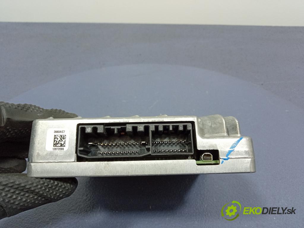 Chrysler Pacifica 2017 Zesilovač: Rádio: Navigacia: 68207344AG