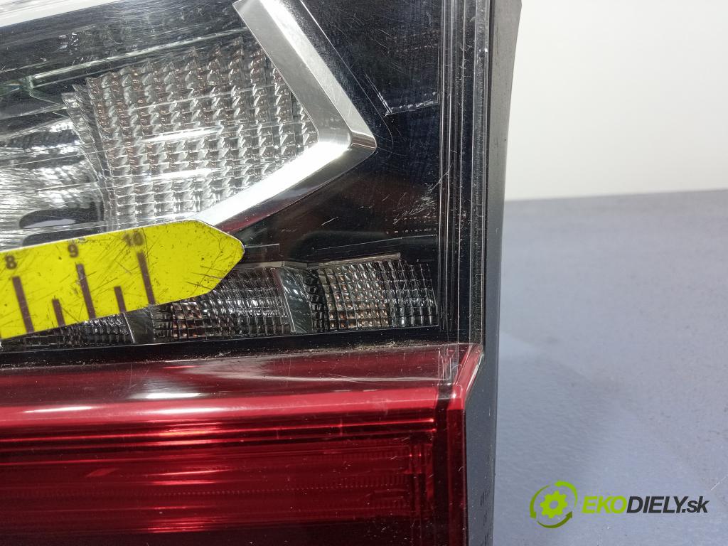 Lexus RX 0 světlo Zad: Práva: Uvnitř 01