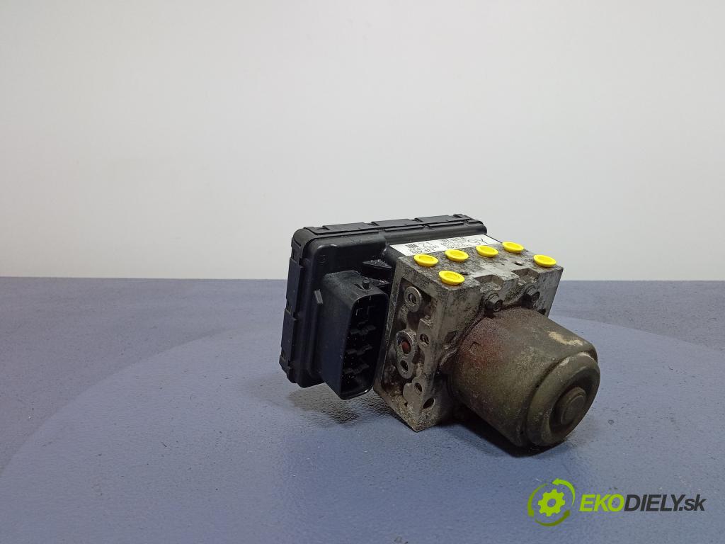 Toyota Corolla verso 2003 čerpadlo ABS x 44510-13070