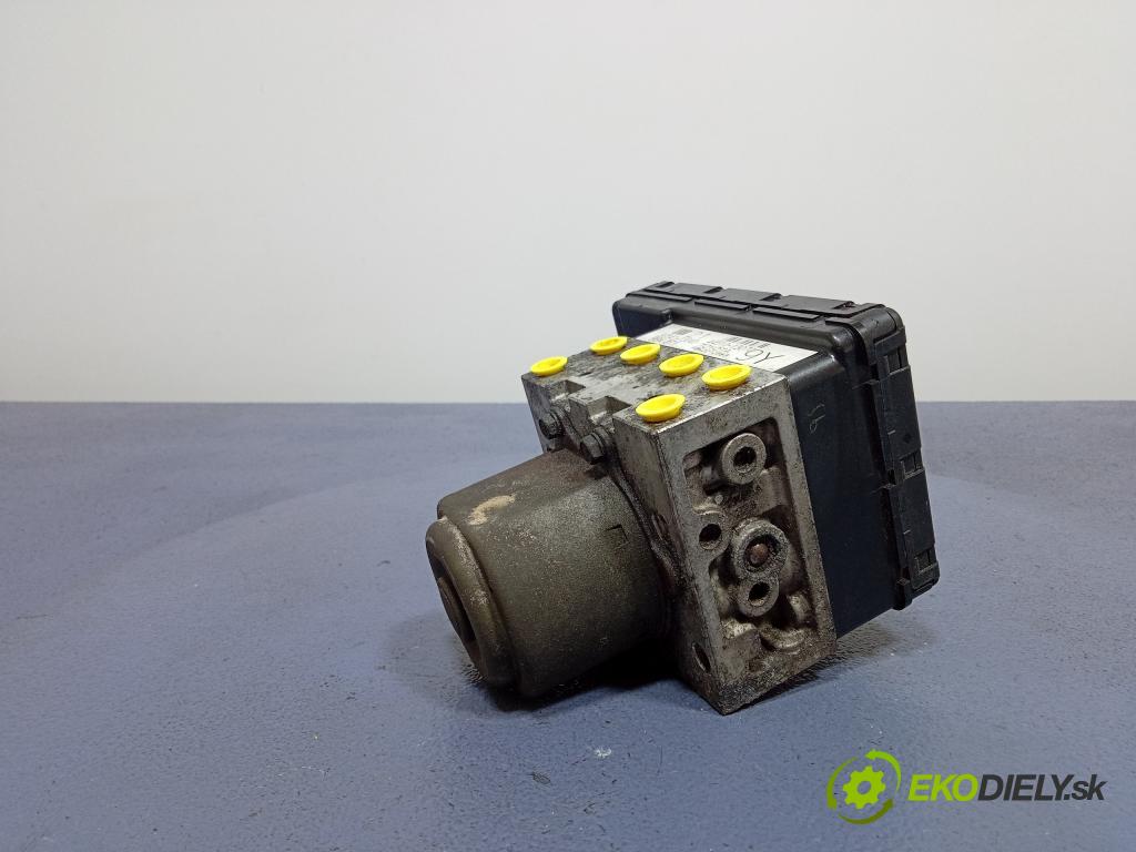 Toyota Corolla verso 2003 čerpadlo ABS x 44510-13070