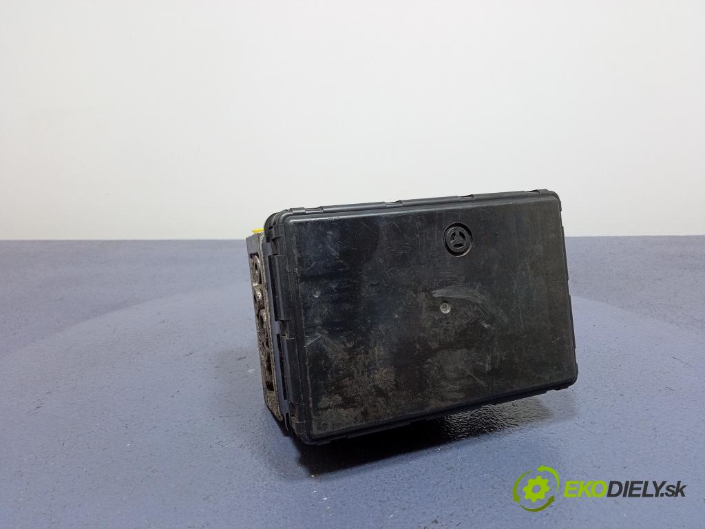 Toyota Corolla verso 2003 čerpadlo ABS x 44510-13070