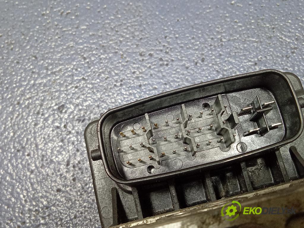 Toyota Corolla verso 2003 čerpadlo ABS x 44510-13070