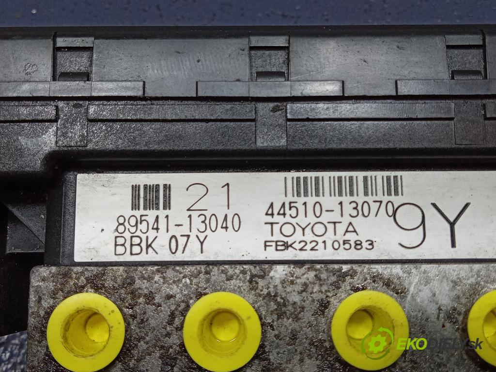 Toyota Corolla verso 2003 čerpadlo ABS x 44510-13070