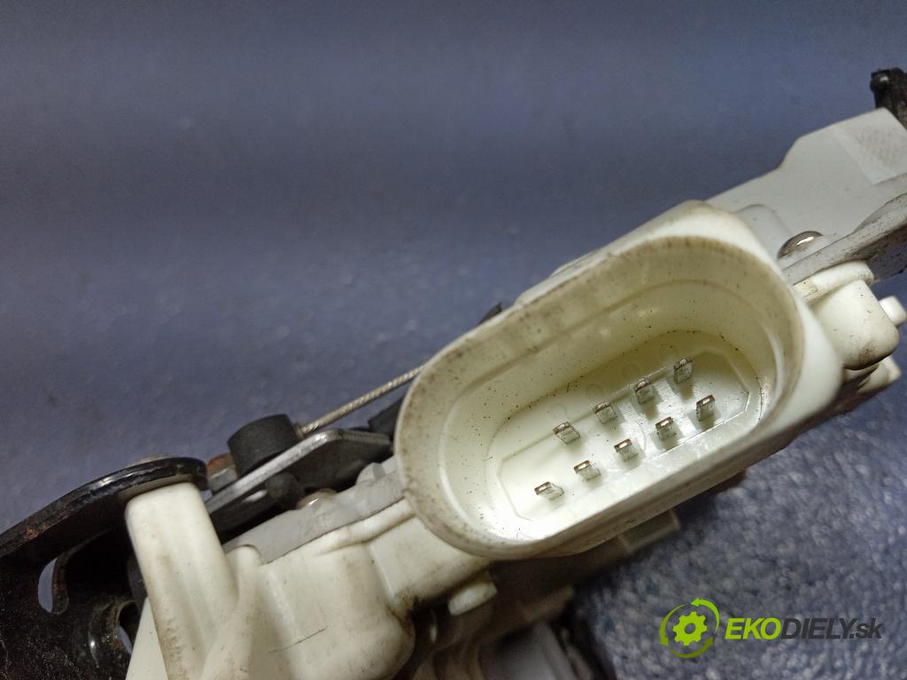 Seat Altea 2007 zámek dveře před Levý: 01